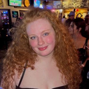 Meet your Posher, Hayley